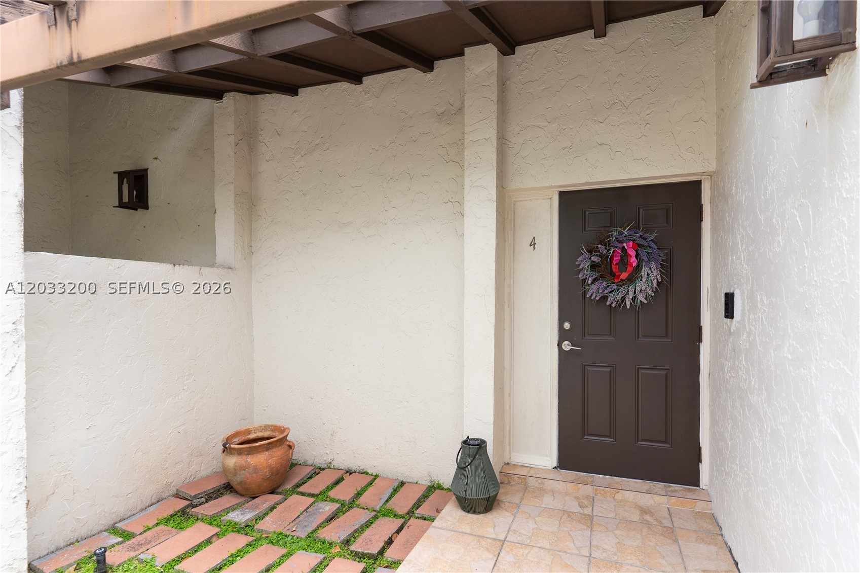 CROSSINGS VILG HOMES COND - Residential