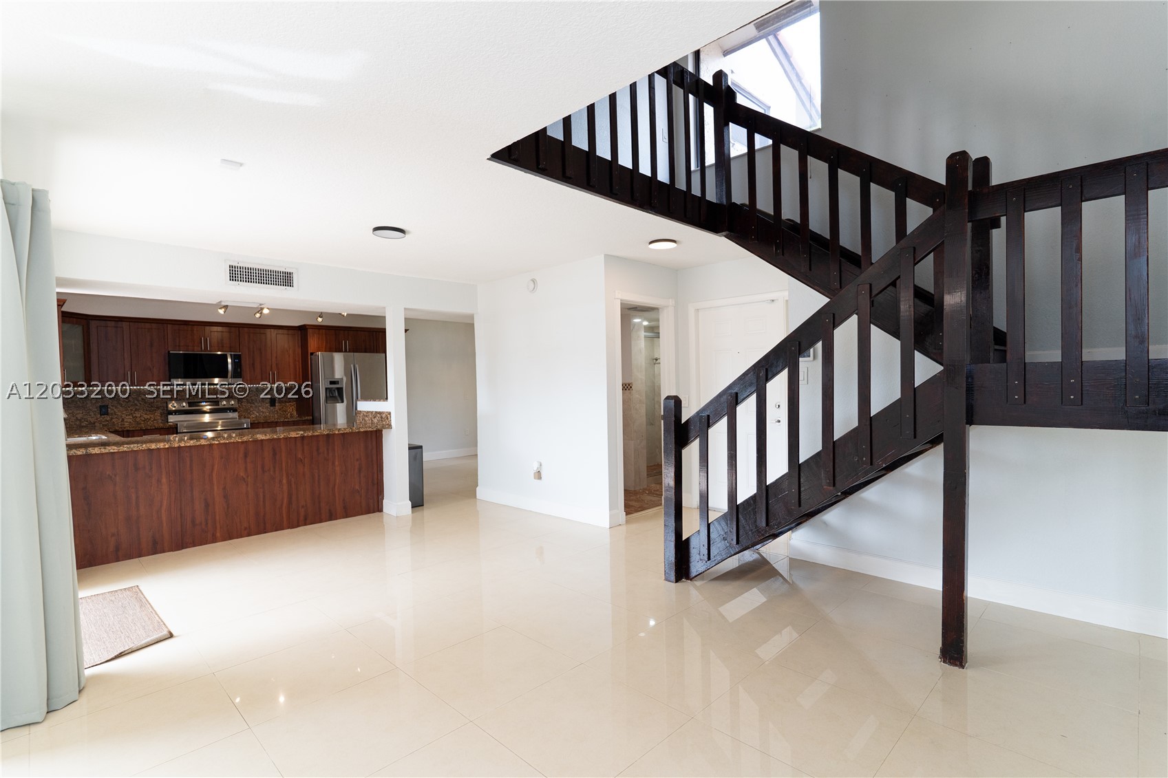 CROSSINGS VILG HOMES COND - Residential
