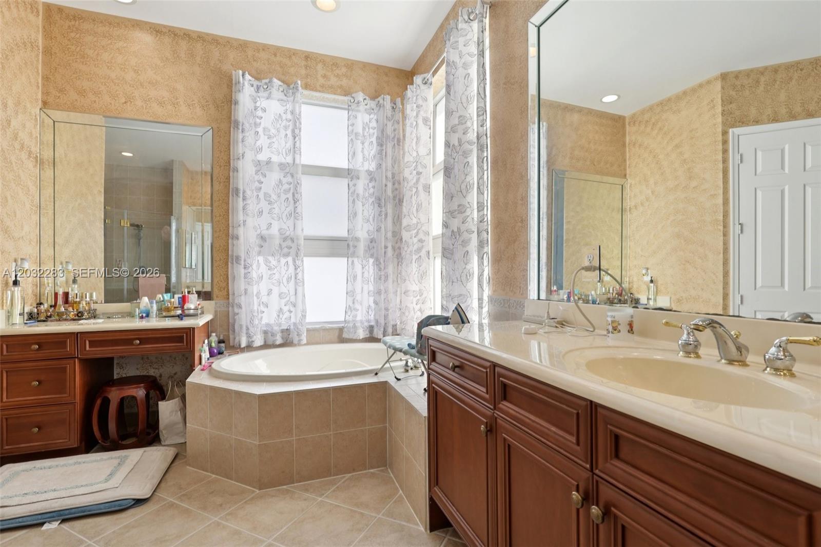 RIVIERA ISLES II - Residential