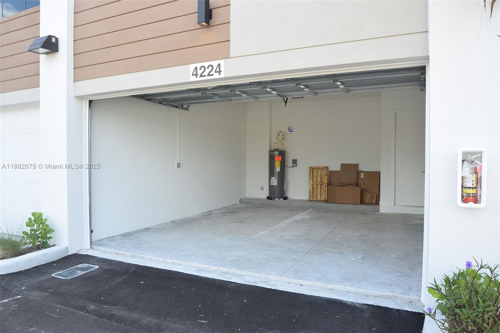 FLORANADA CENTER - Residential Lease