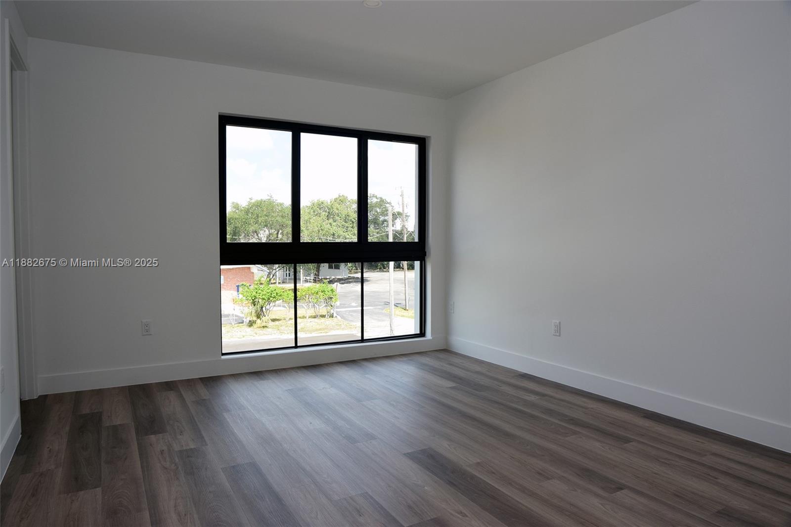FLORANADA CENTER - Residential Lease