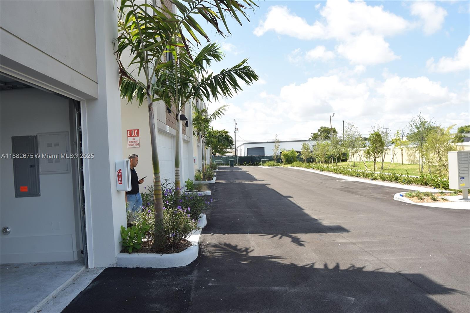 FLORANADA CENTER - Residential Lease