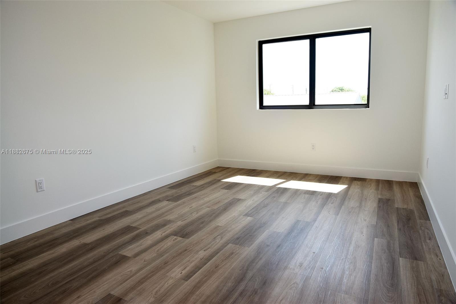FLORANADA CENTER - Residential Lease