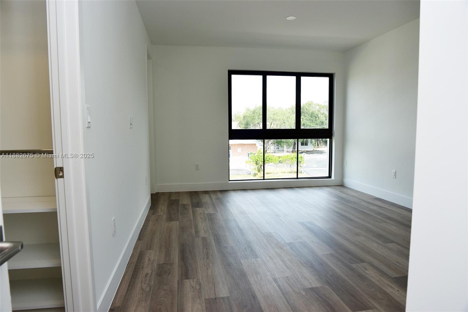 FLORANADA CENTER - Residential Lease