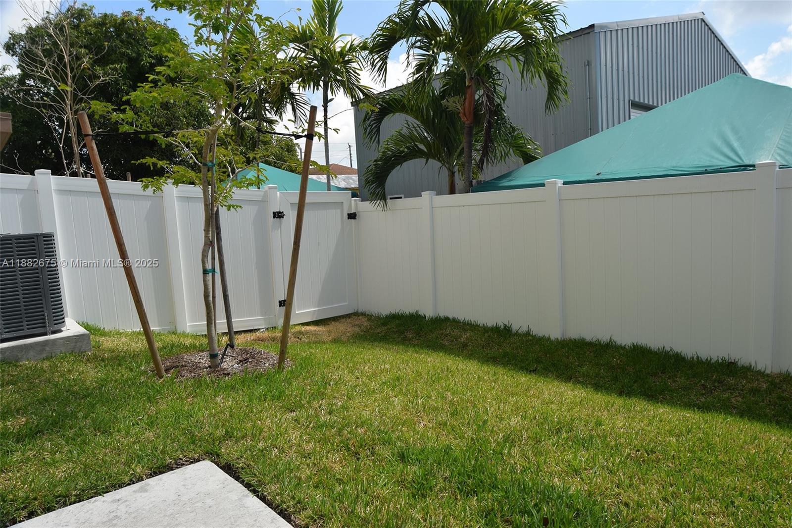 FLORANADA CENTER - Residential Lease