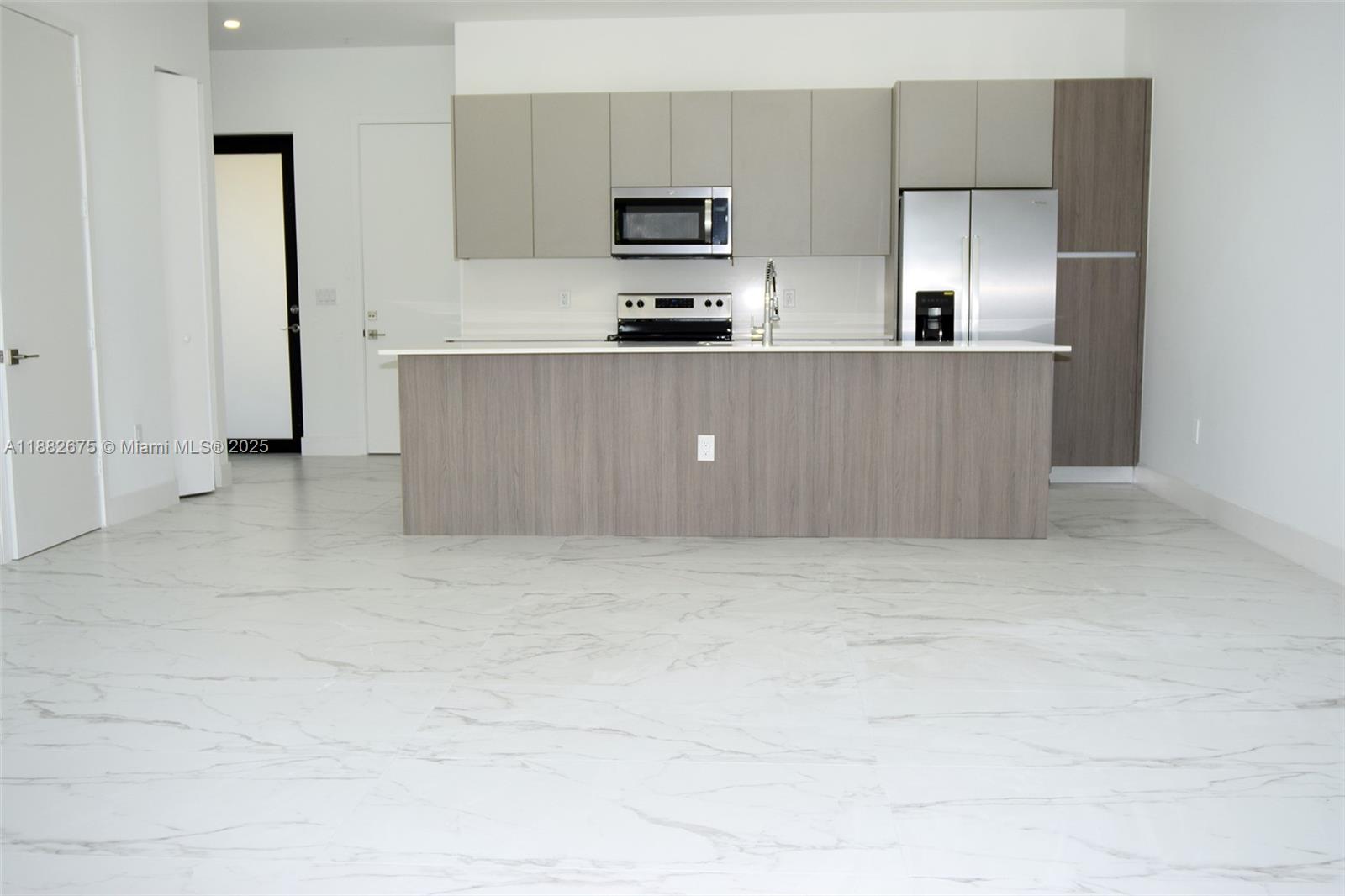 FLORANADA CENTER - Residential Lease