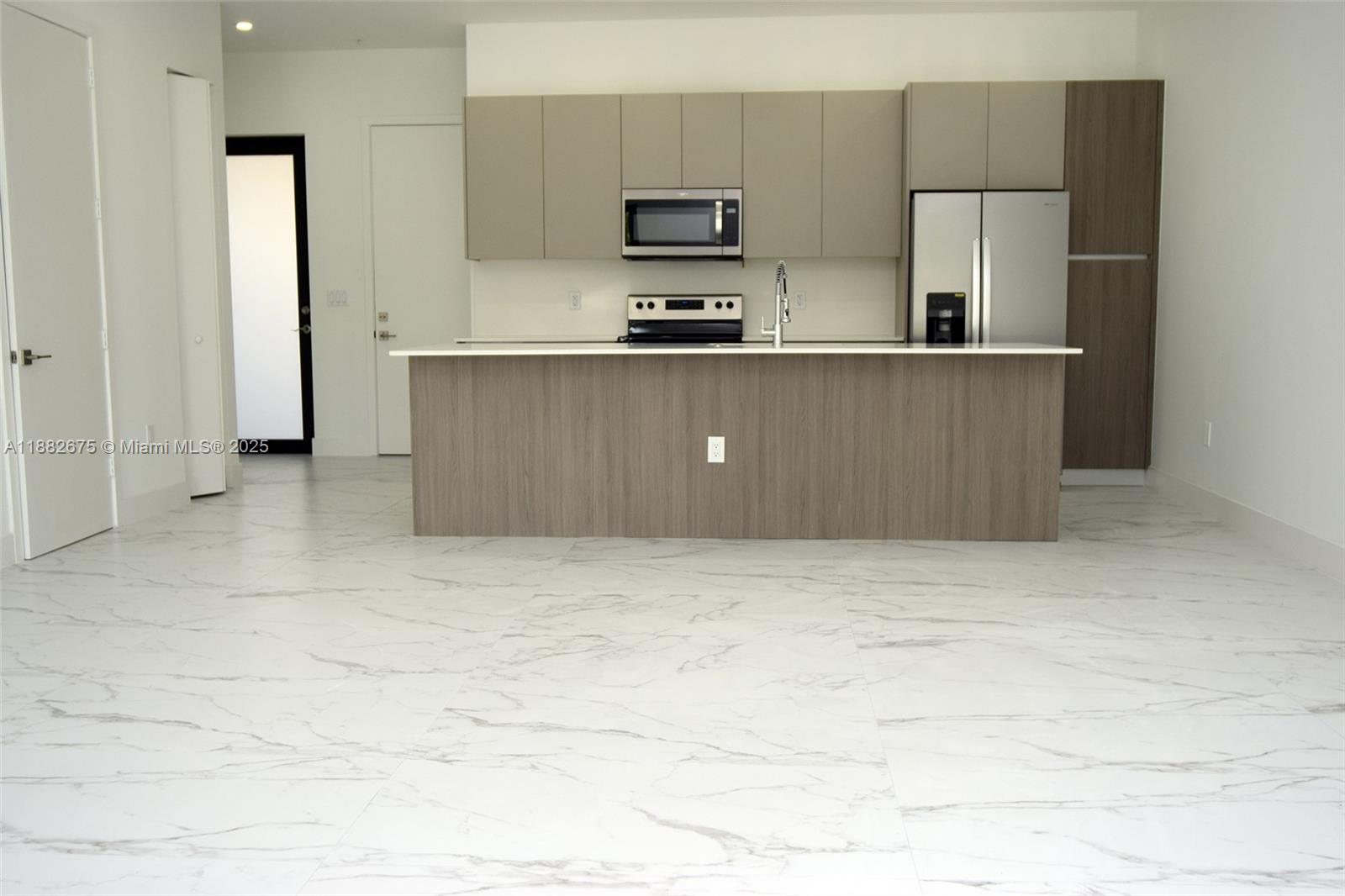 FLORANADA CENTER - Residential Lease