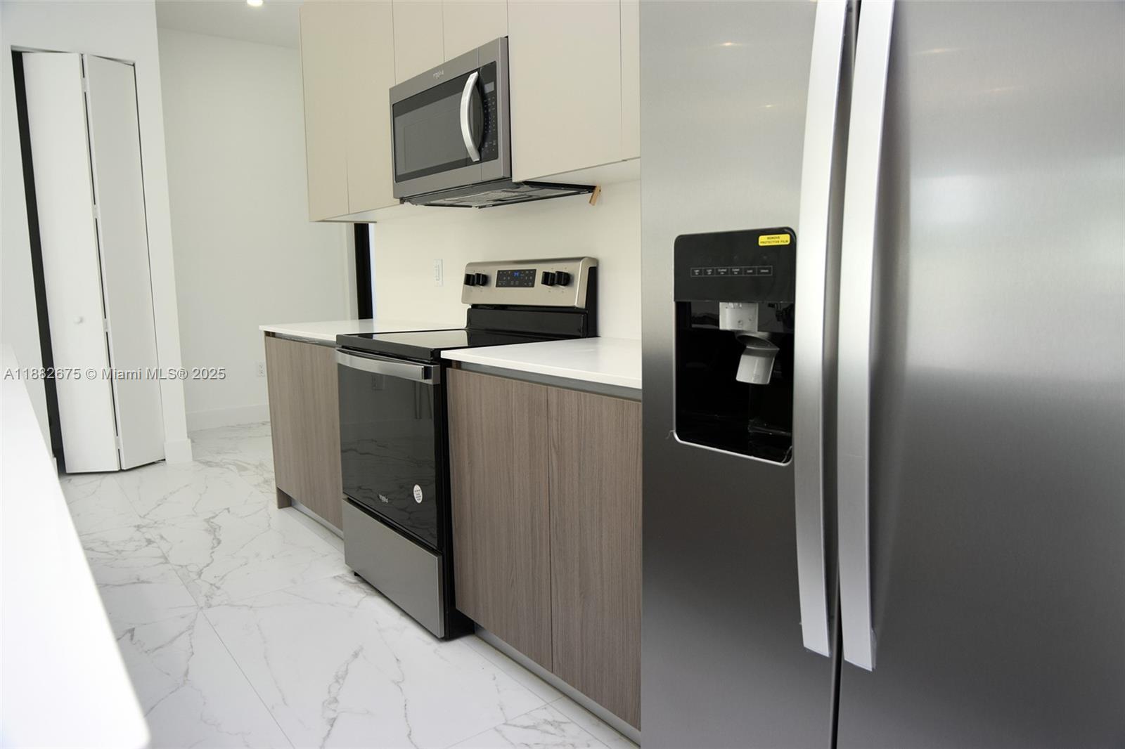 FLORANADA CENTER - Residential Lease
