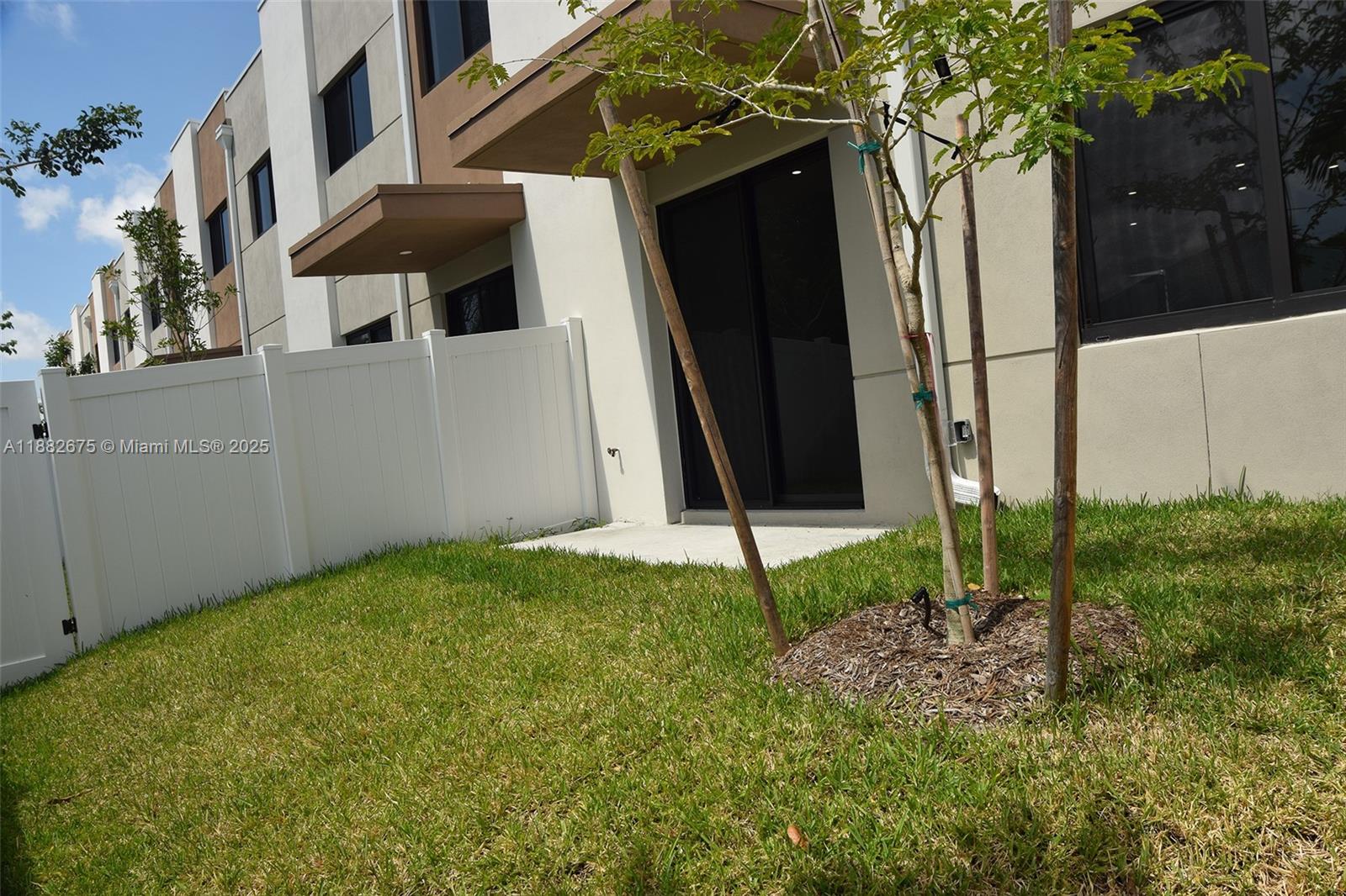 FLORANADA CENTER - Residential Lease