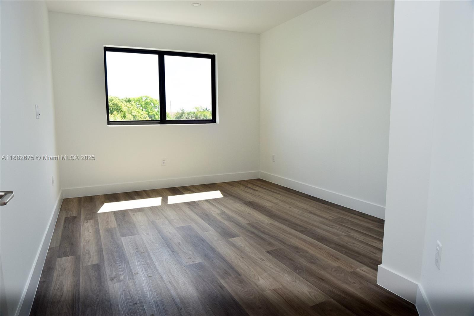 FLORANADA CENTER - Residential Lease