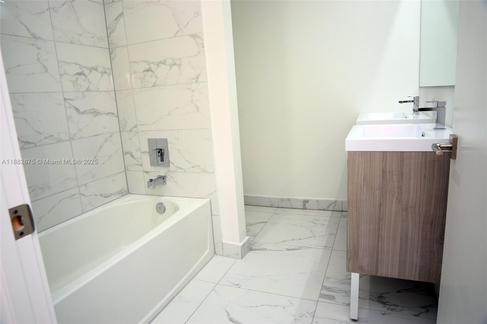 FLORANADA CENTER - Residential Lease