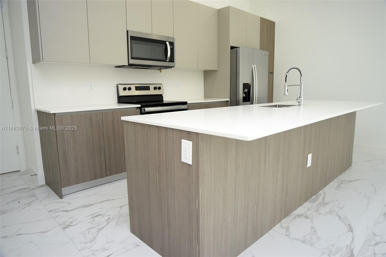FLORANADA CENTER - Residential Lease