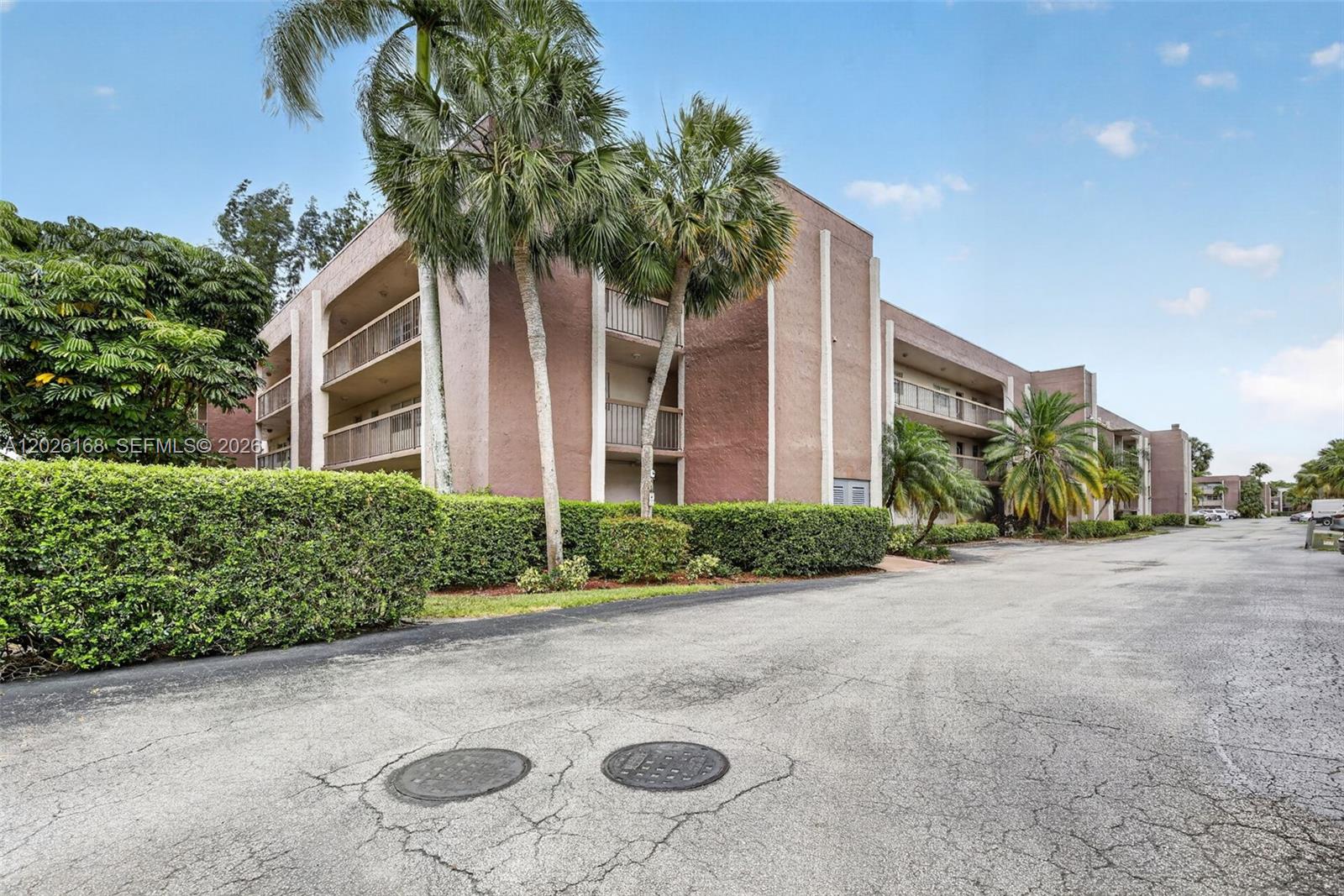NOVA GARDENS CONDO - Residential