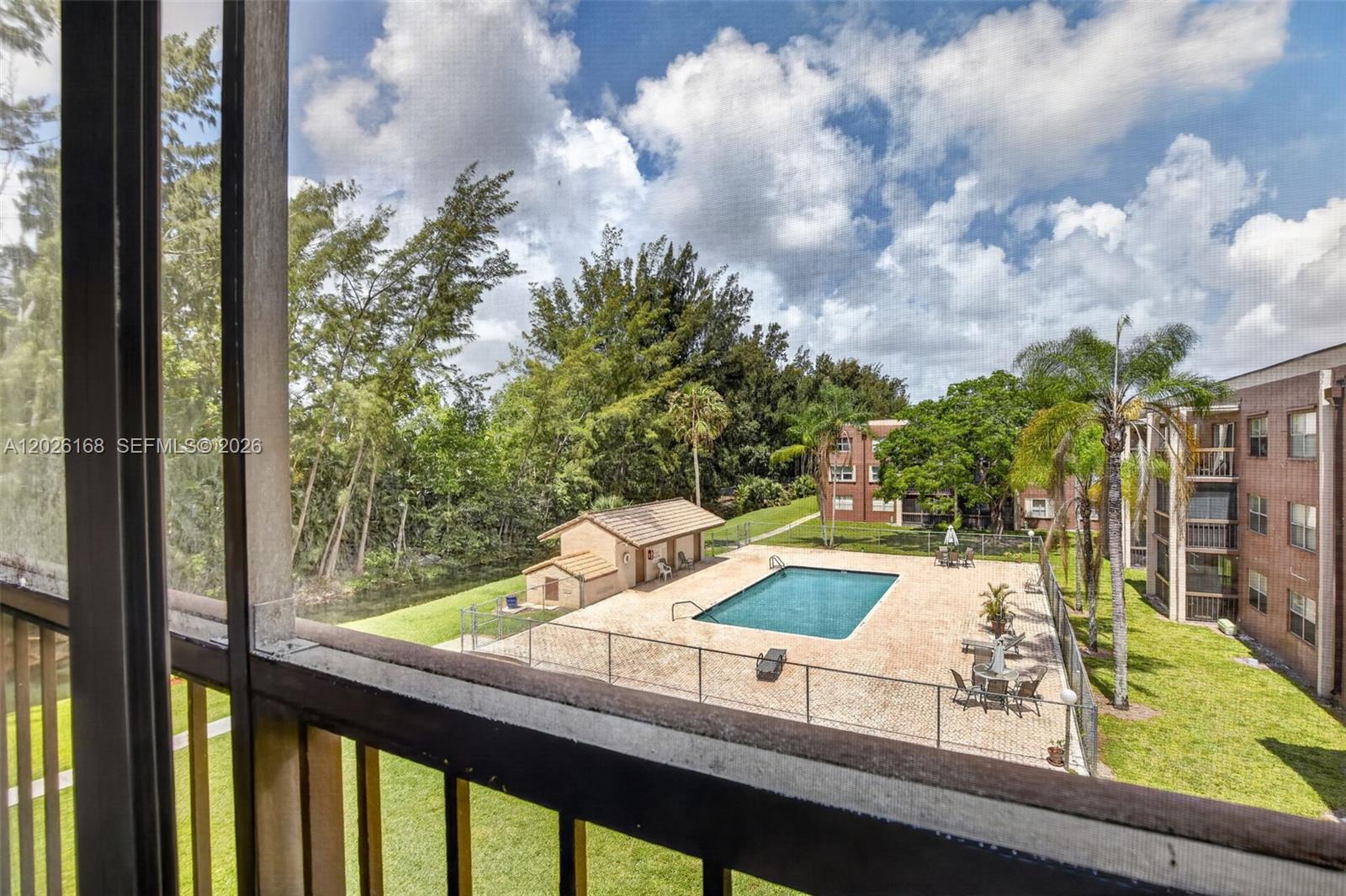 NOVA GARDENS CONDO - Residential