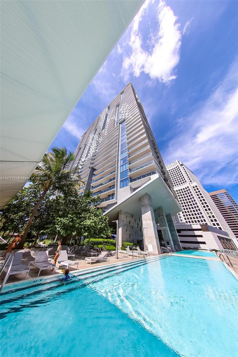 BEAUTIFUL 1/1.5 UNIT CENTRALLY LOCATED AT THE DESIRABLE BRICKELL CITY CENTER, LOTS OF  ENTERTAINMENT AROUND. WALKING DISTANCE FROM SHOPPING CENTER, MOVIE THEATER, BARS, RESTAURANTS, AND JUST MINUTES FROM AIRPORT, SOUTH BEACH, WYNWOOD, AND MORE. 
UNIT RENTED UNTIL 09/30/2024.