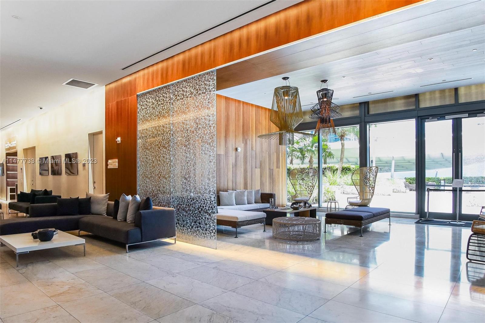 REACH CONDO - Residential