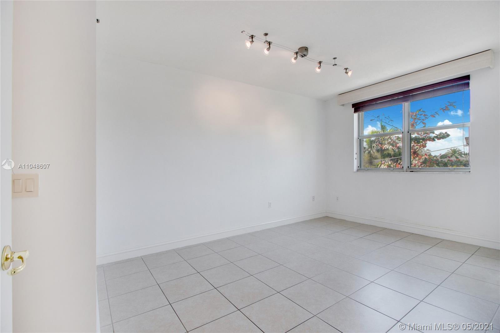 VILLA BRICKELL CONDO - Residential