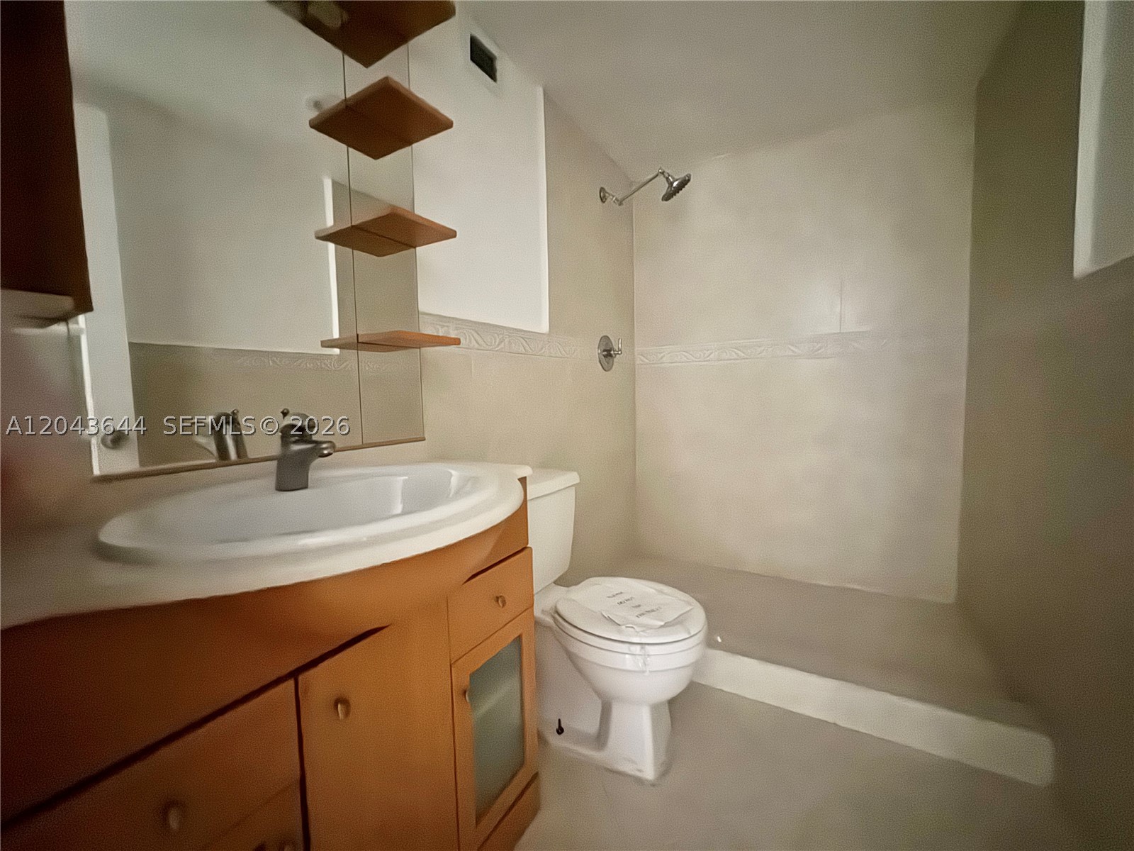 COASTAL TOWERS CONDO - Residential Lease
