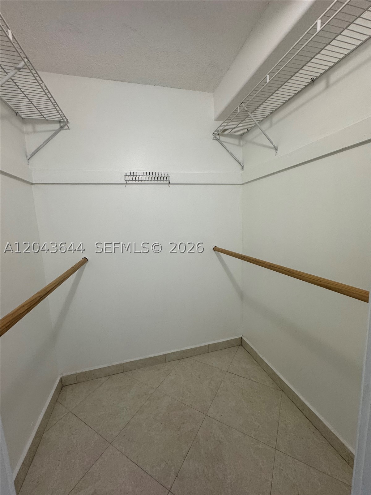 COASTAL TOWERS CONDO - Residential Lease