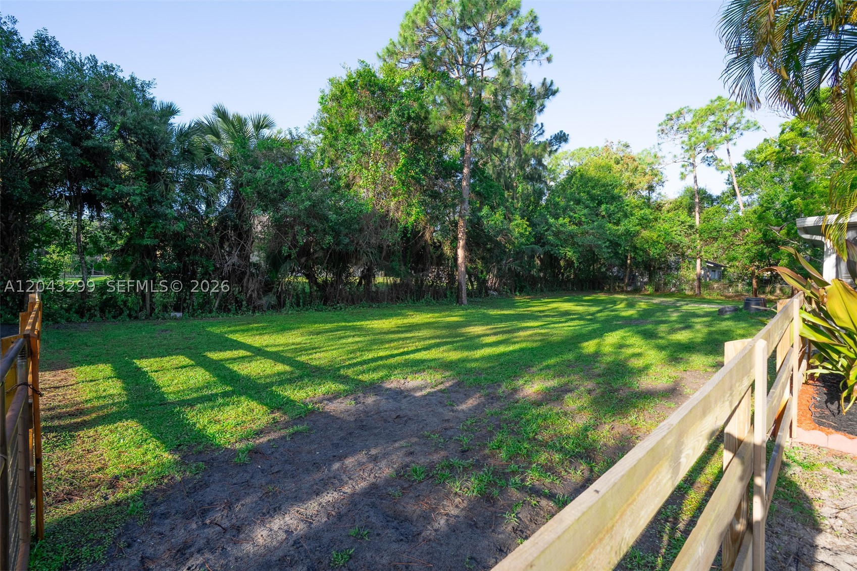 LOXAHATCHEE GROVES - Residential