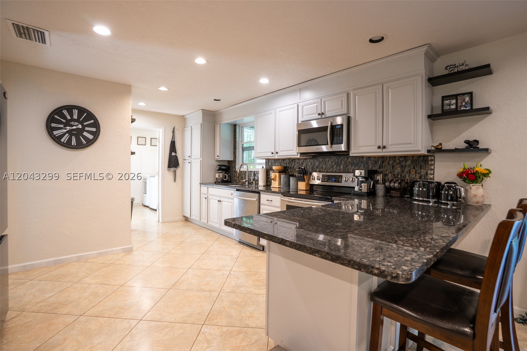 LOXAHATCHEE GROVES - Residential