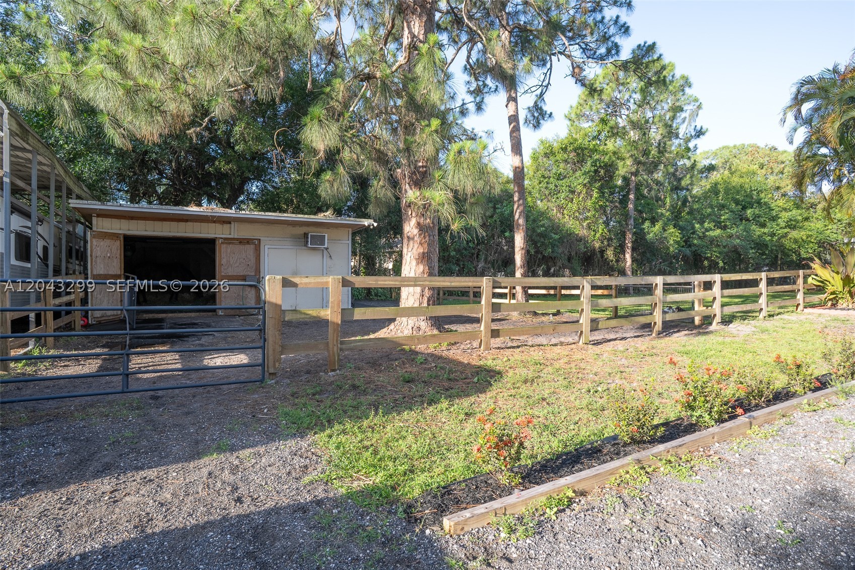 LOXAHATCHEE GROVES - Residential