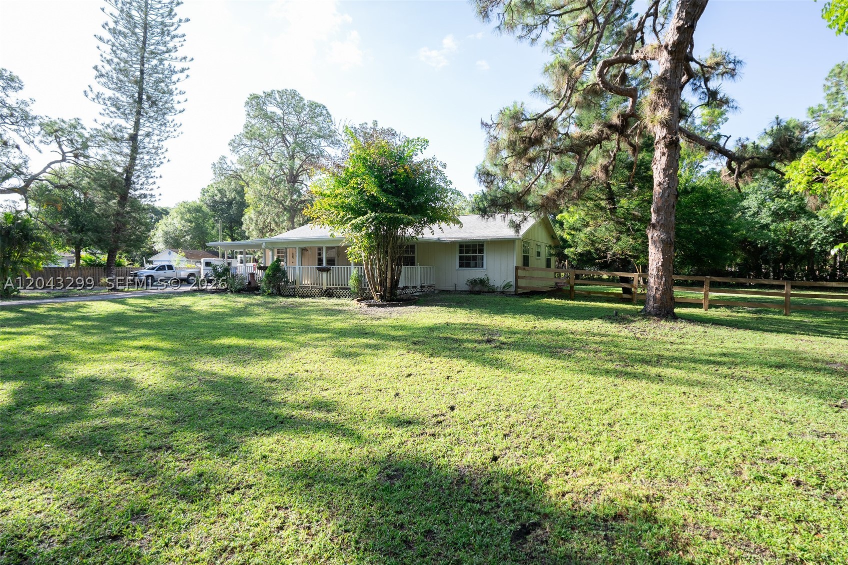 LOXAHATCHEE GROVES - Residential