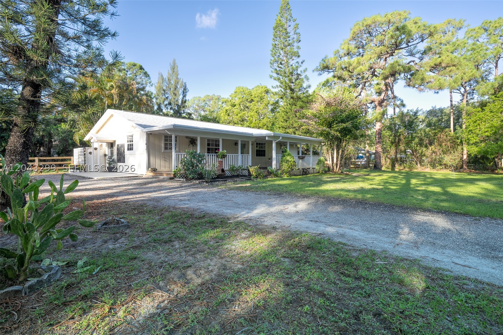 LOXAHATCHEE GROVES - Residential