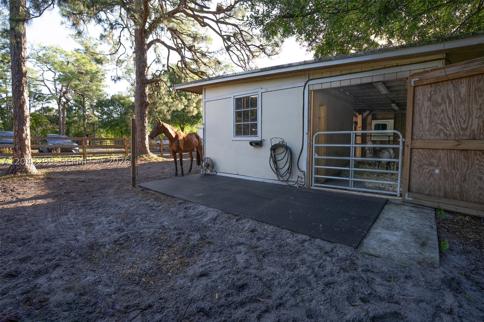 LOXAHATCHEE GROVES - Residential