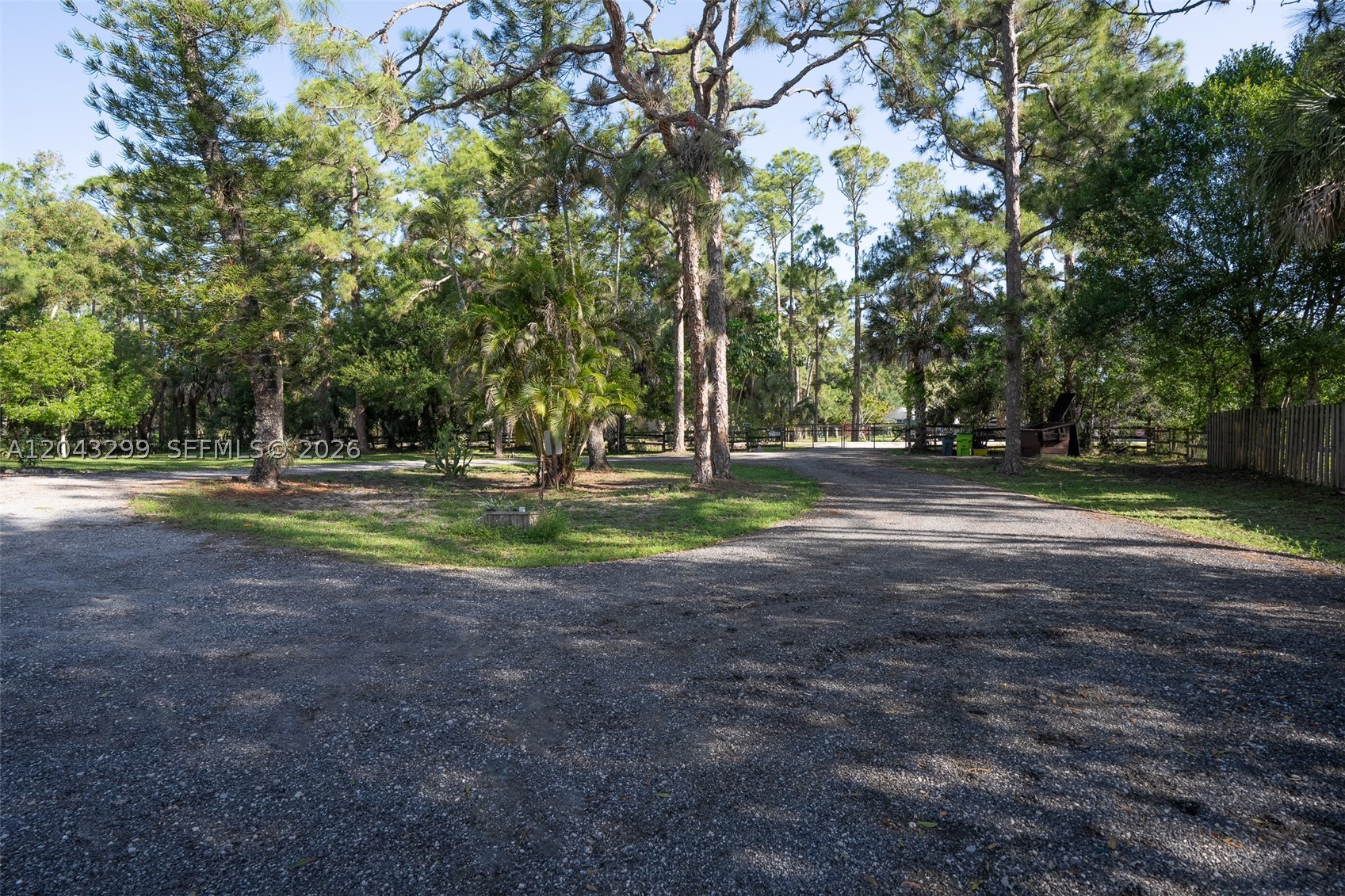LOXAHATCHEE GROVES - Residential