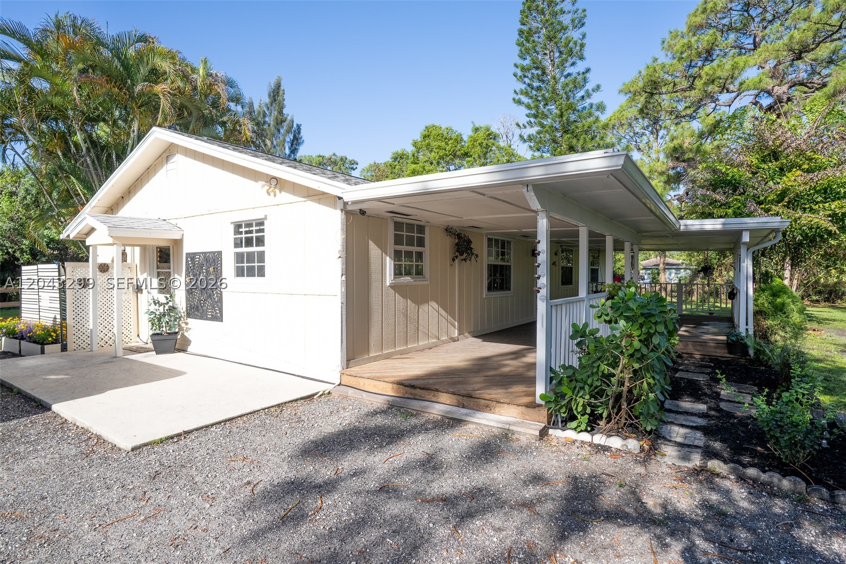 LOXAHATCHEE GROVES - Residential