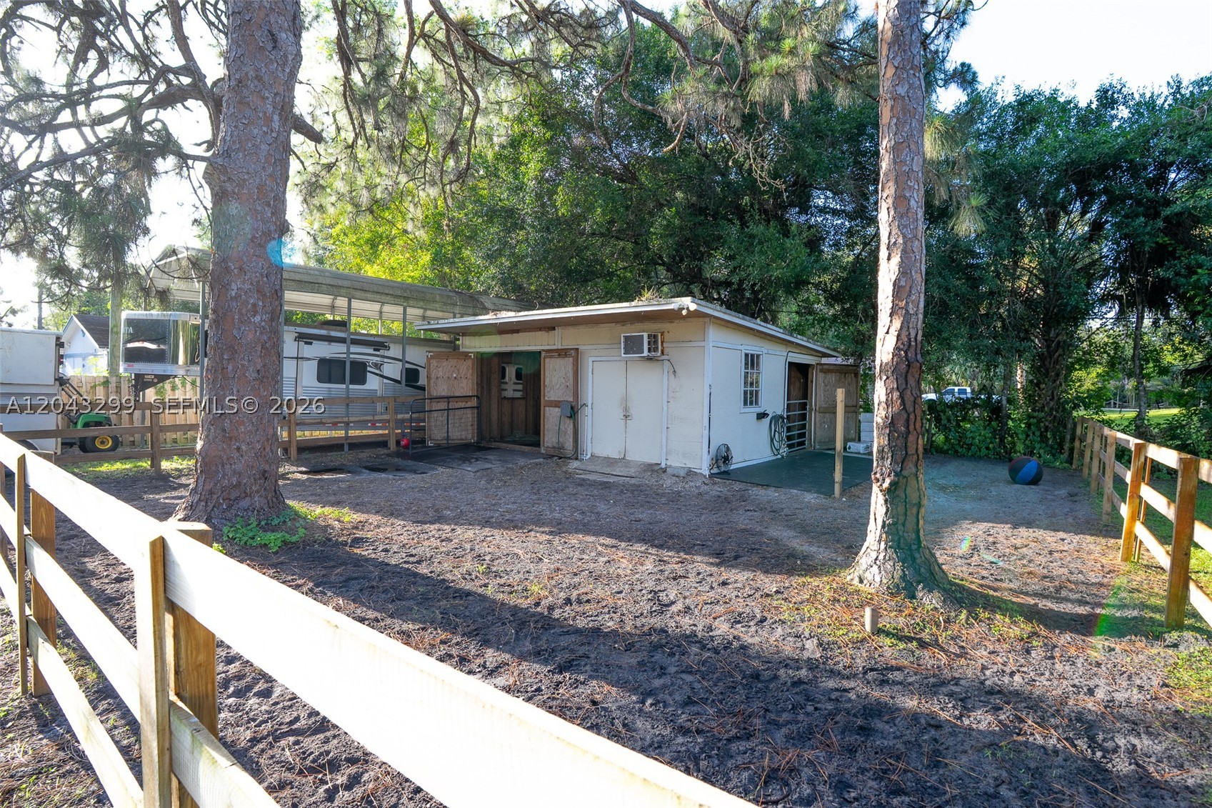 LOXAHATCHEE GROVES - Residential