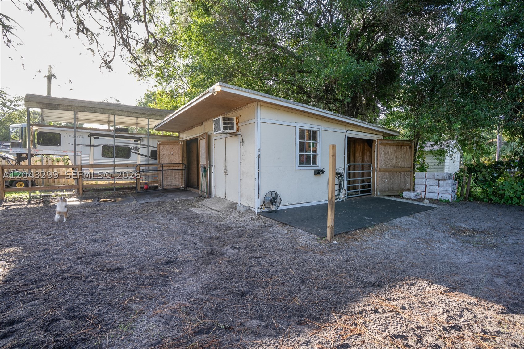 LOXAHATCHEE GROVES - Residential