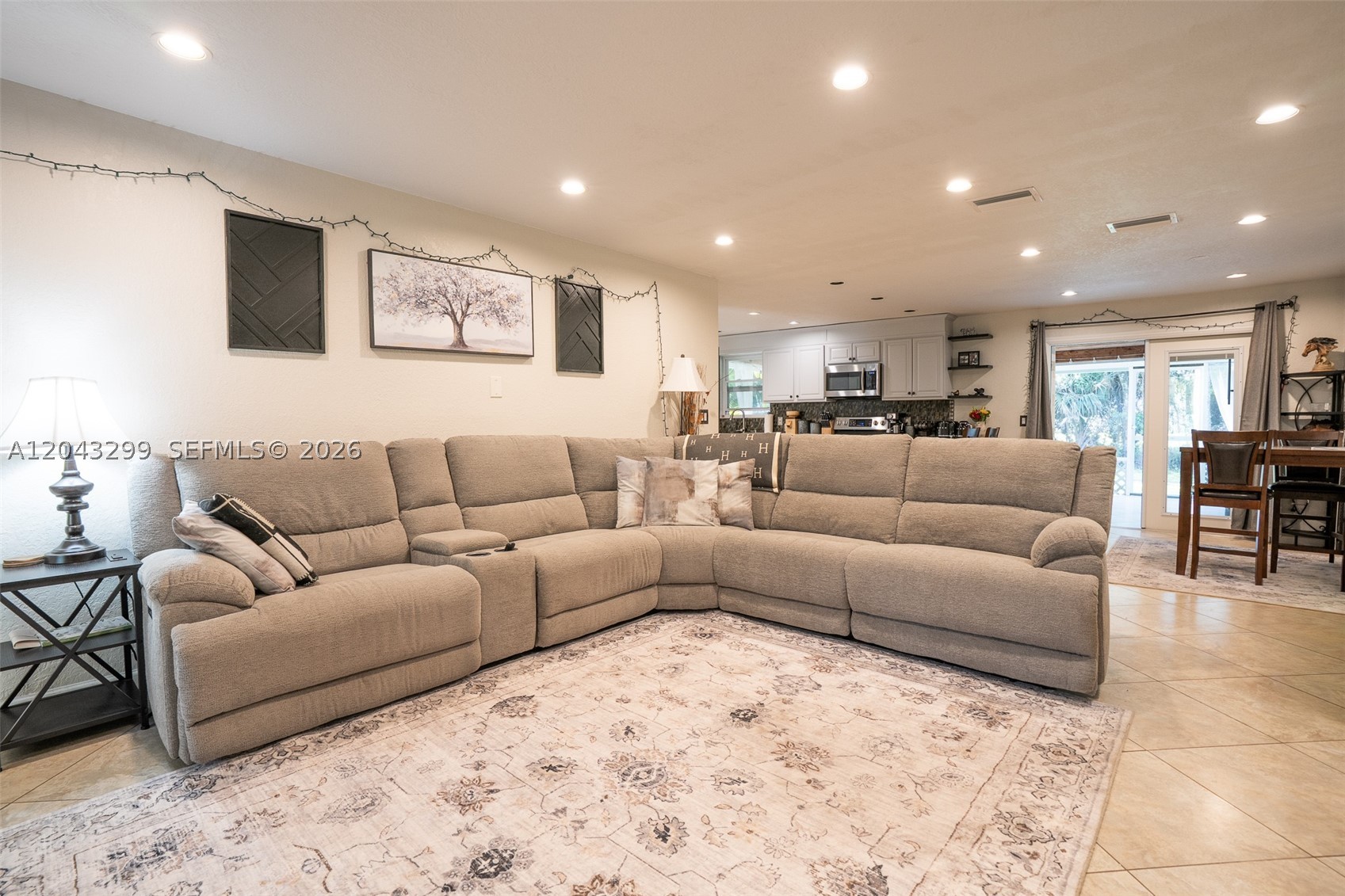 LOXAHATCHEE GROVES - Residential