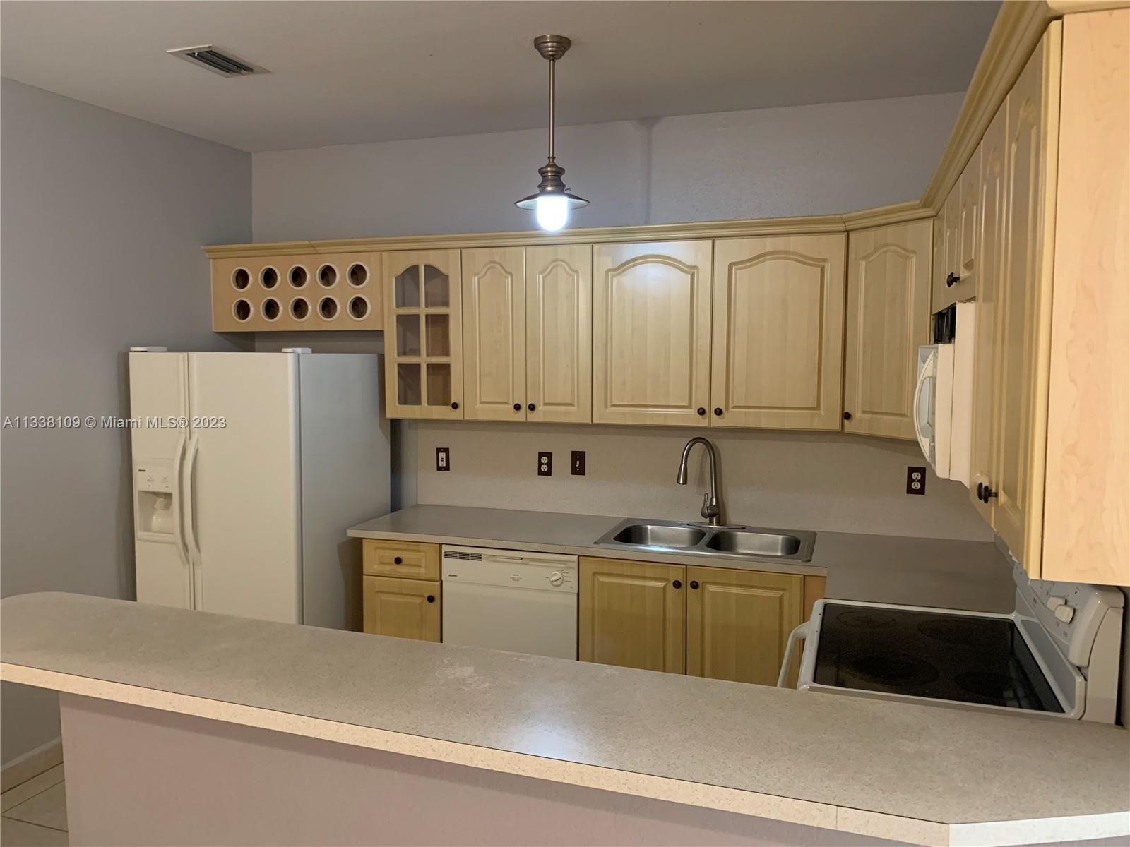 LILANDIA ESTATES CONDO - Residential Lease