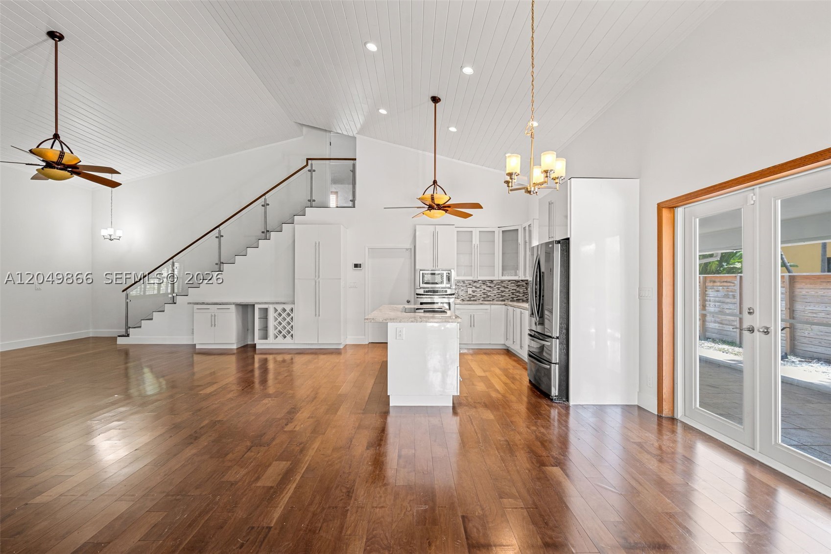 HOLLYWOOD - Residential