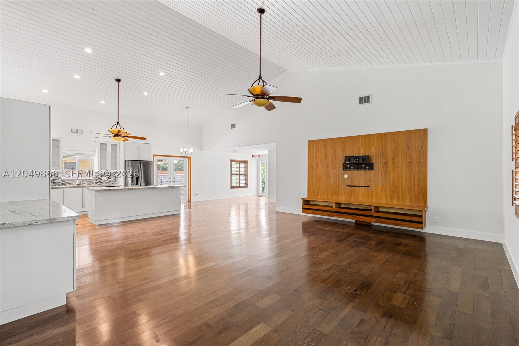 HOLLYWOOD - Residential