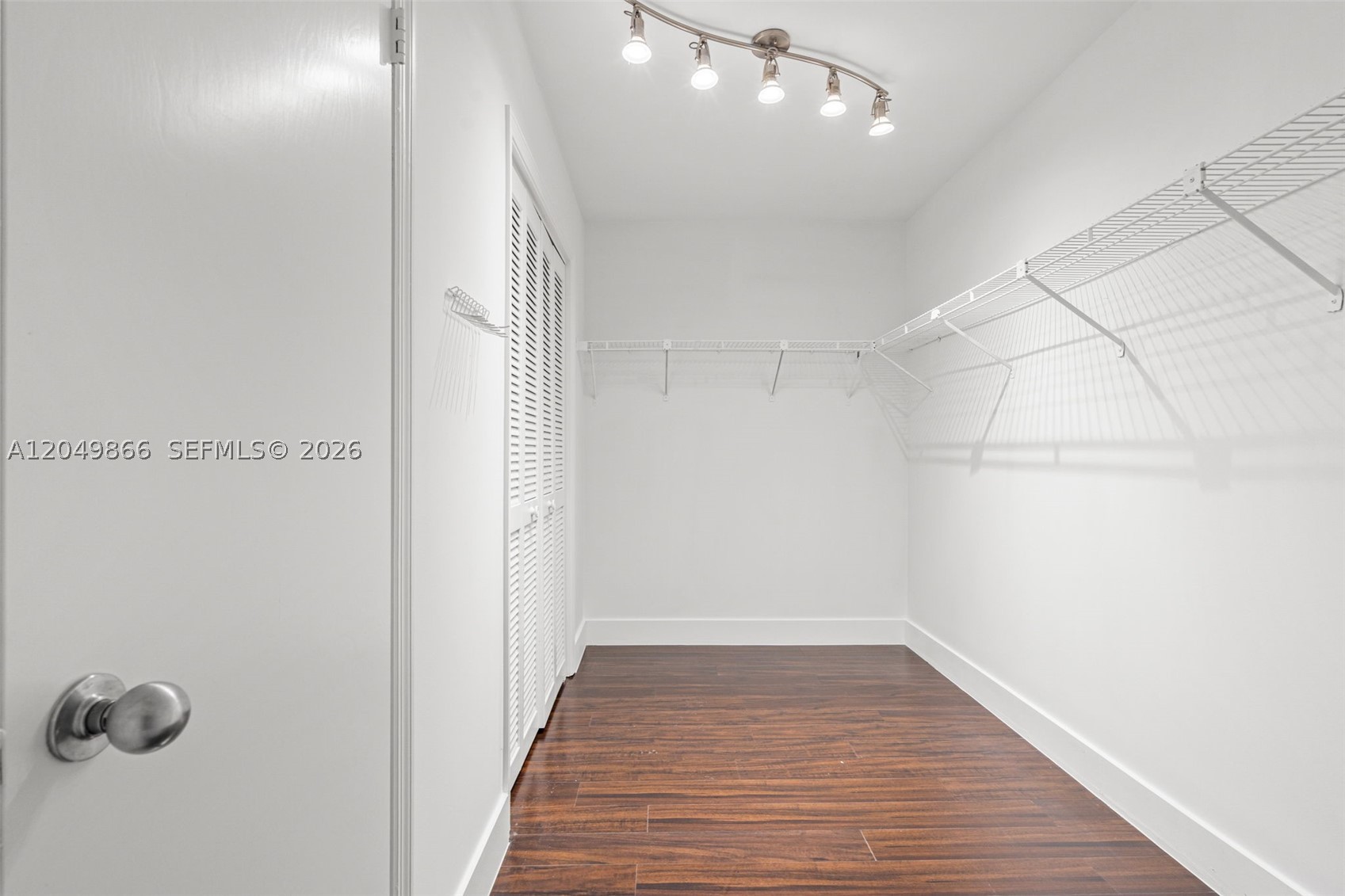 HOLLYWOOD - Residential