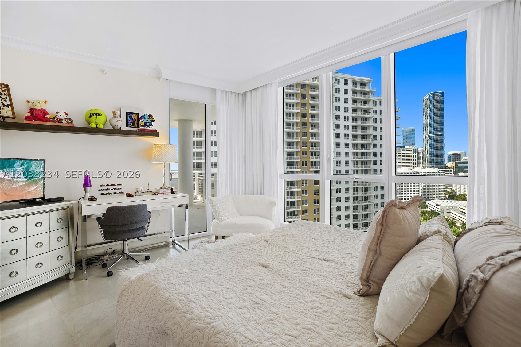 CARBONELL CONDO - Residential
