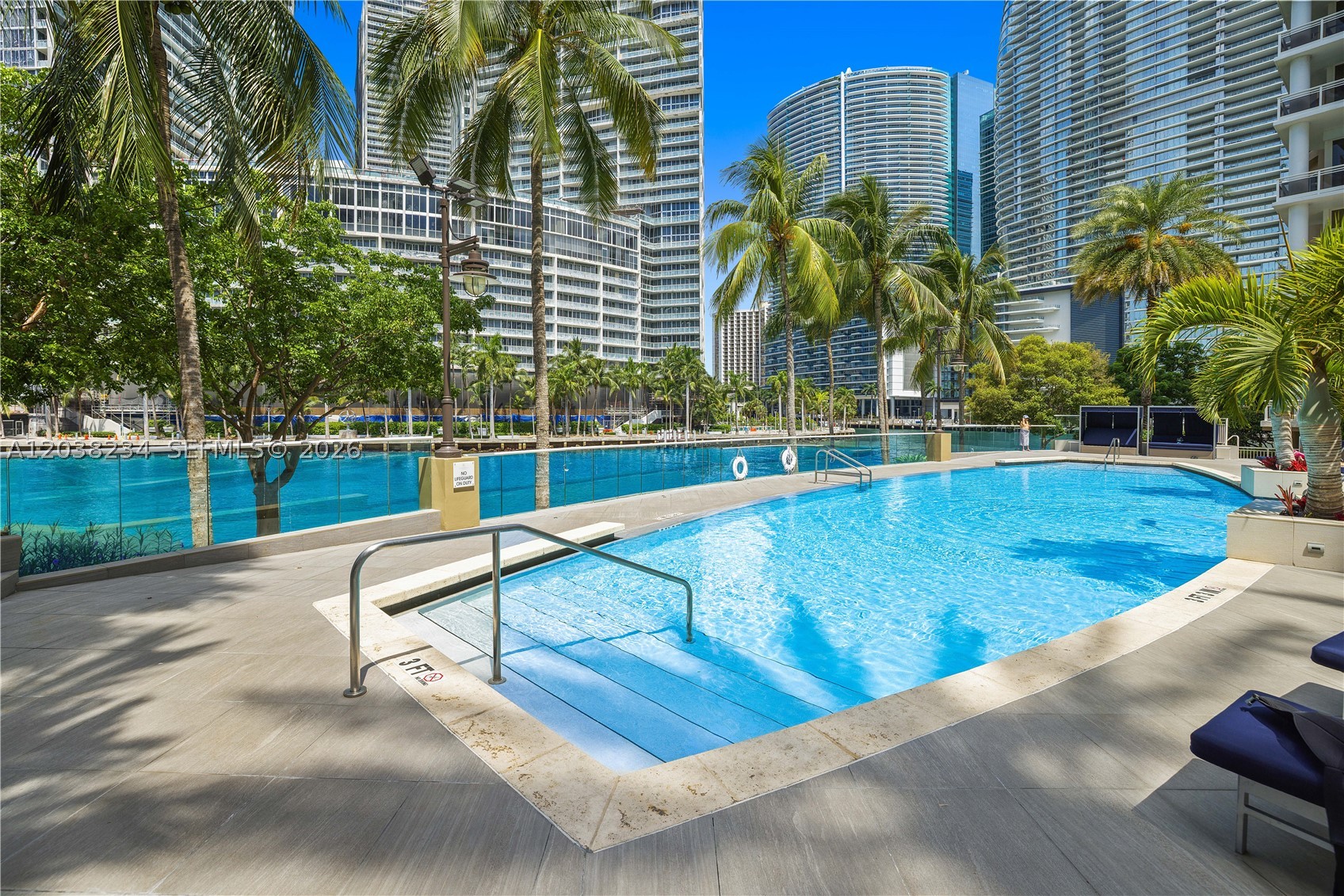 CARBONELL CONDO - Residential