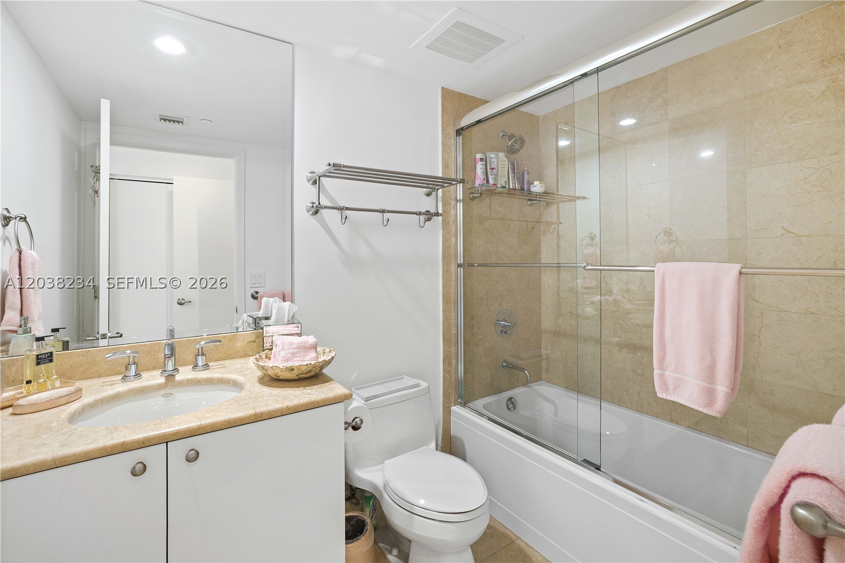 CARBONELL CONDO - Residential