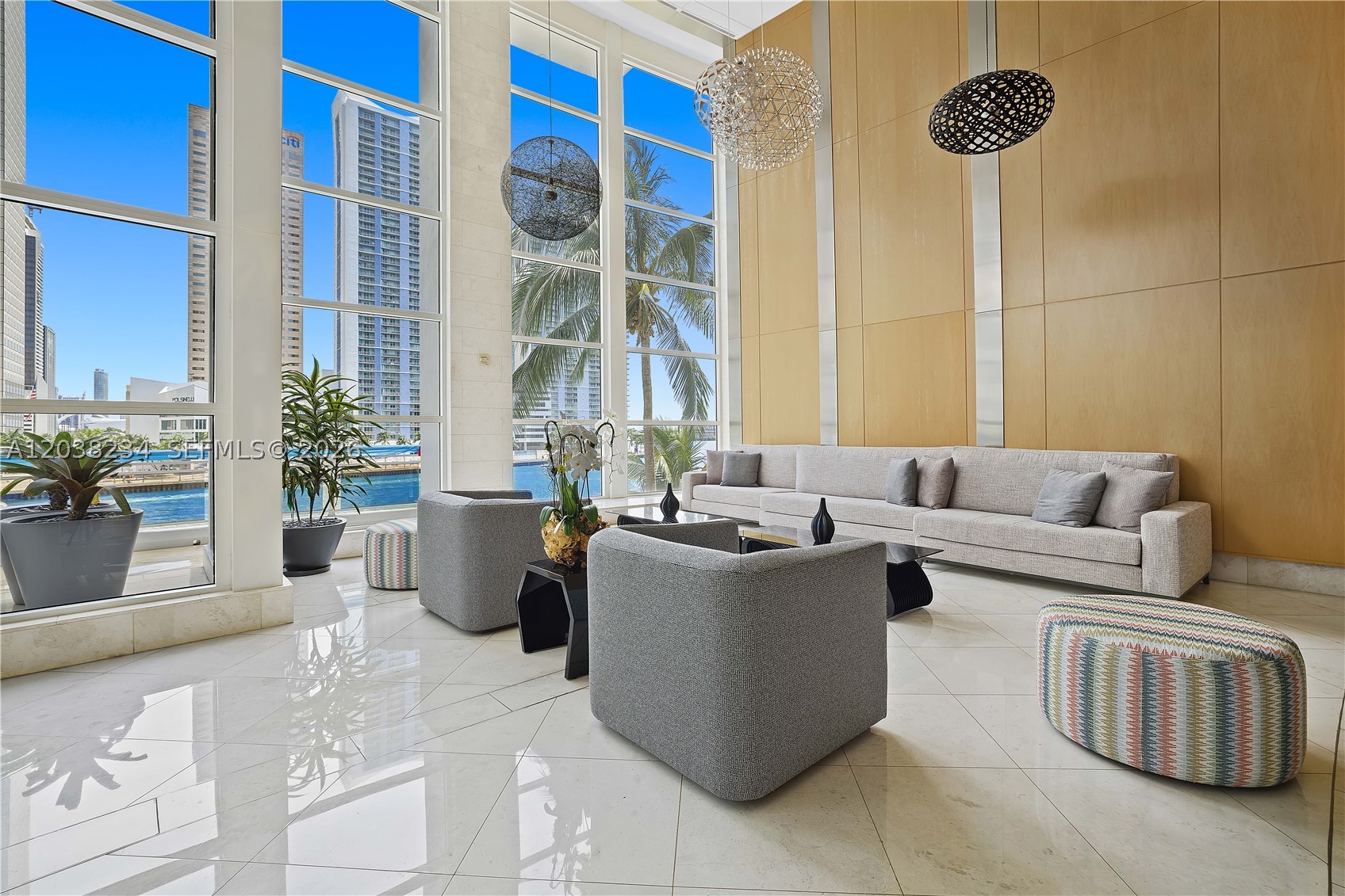 CARBONELL CONDO - Residential