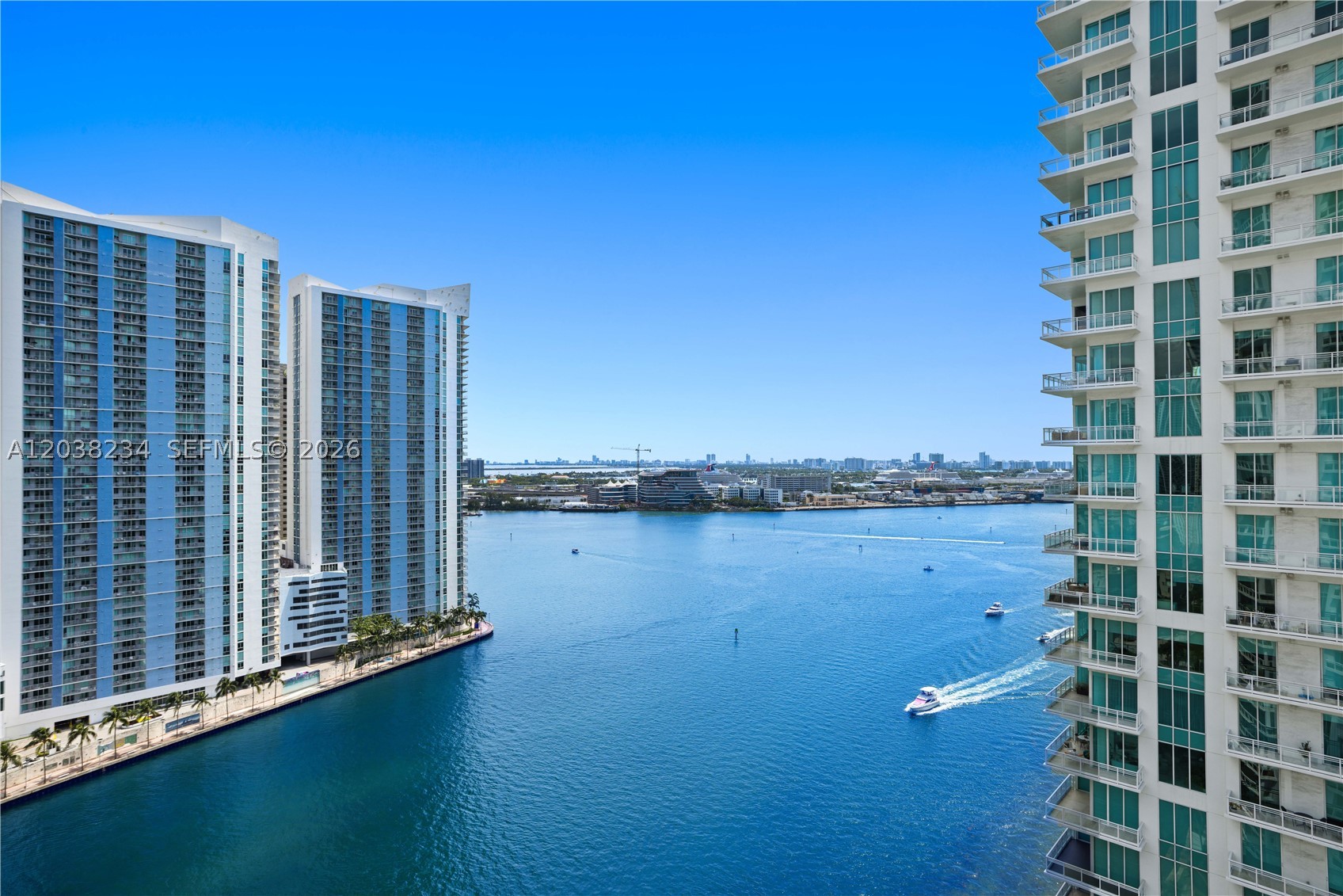 CARBONELL CONDO - Residential