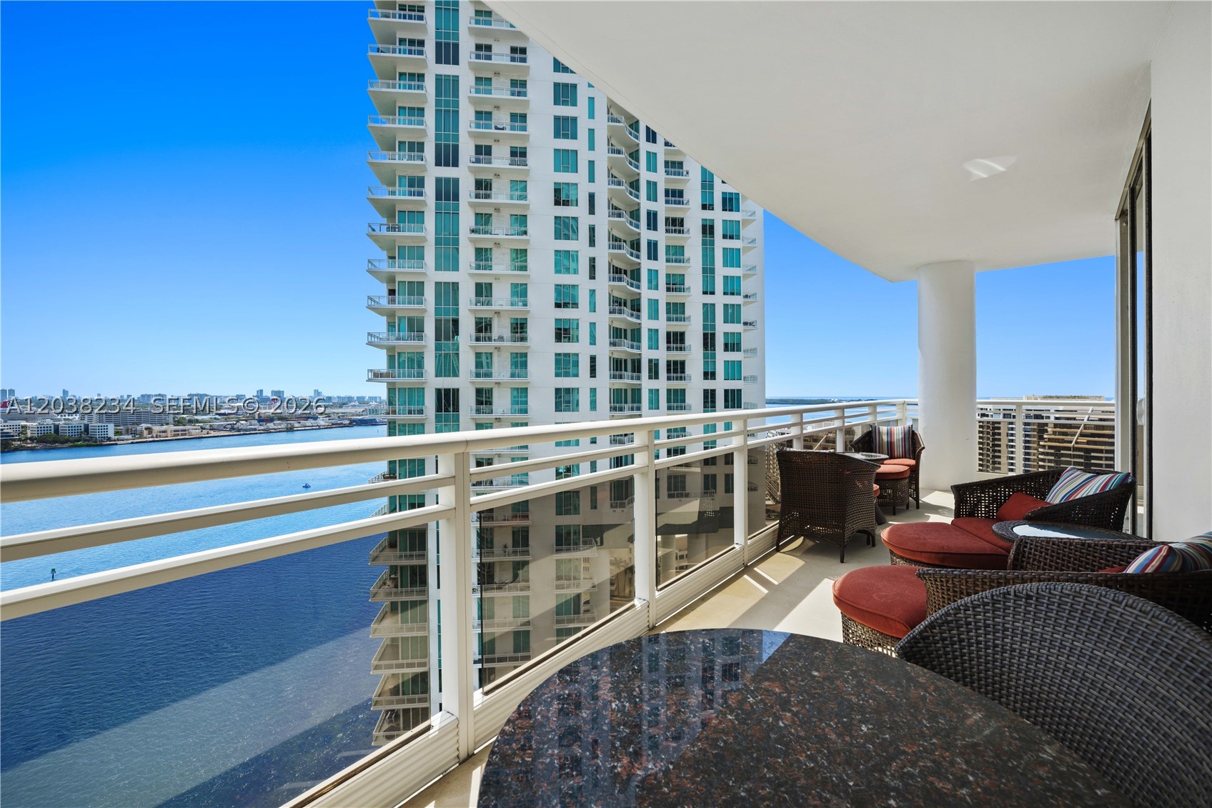 CARBONELL CONDO - Residential