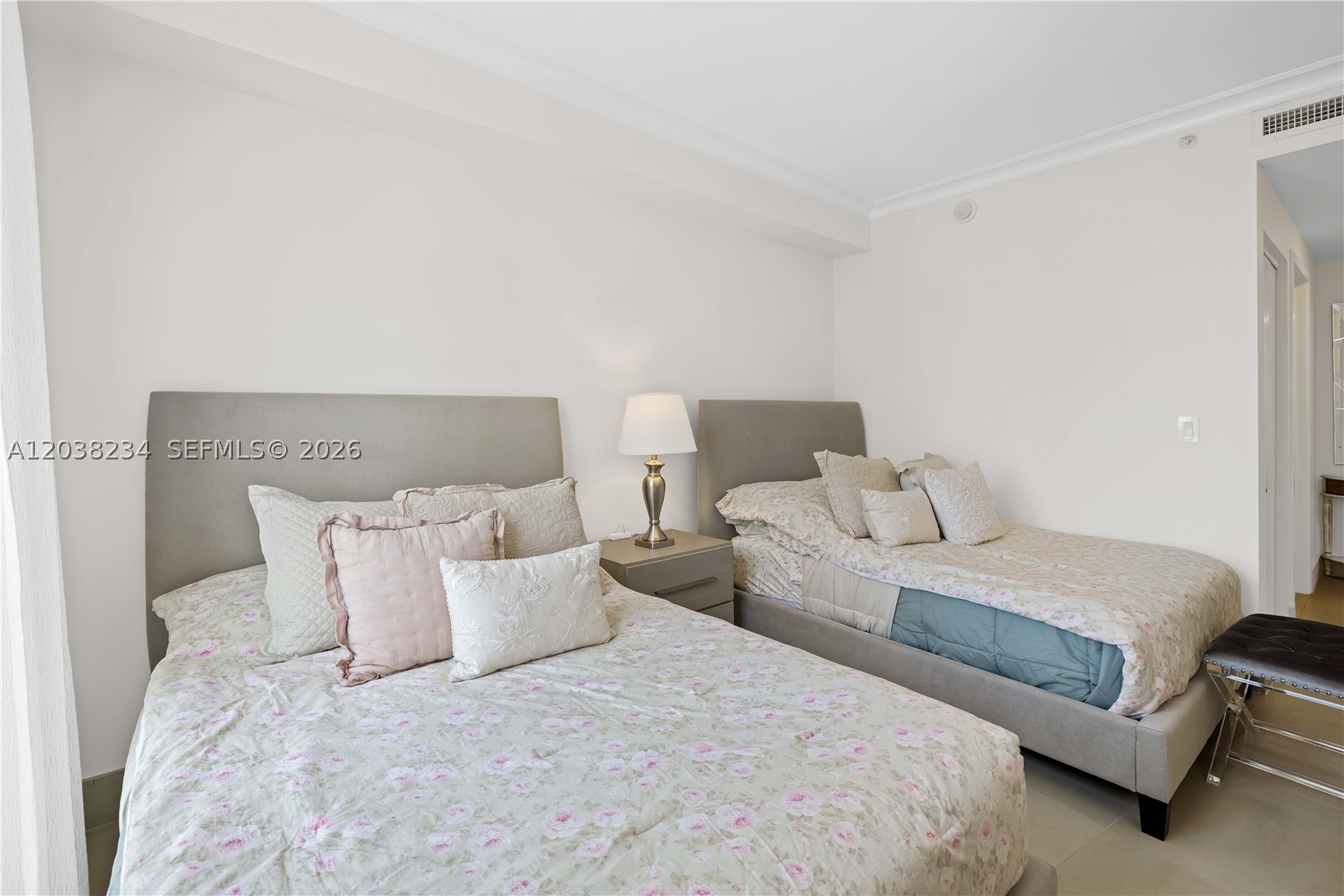 CARBONELL CONDO - Residential
