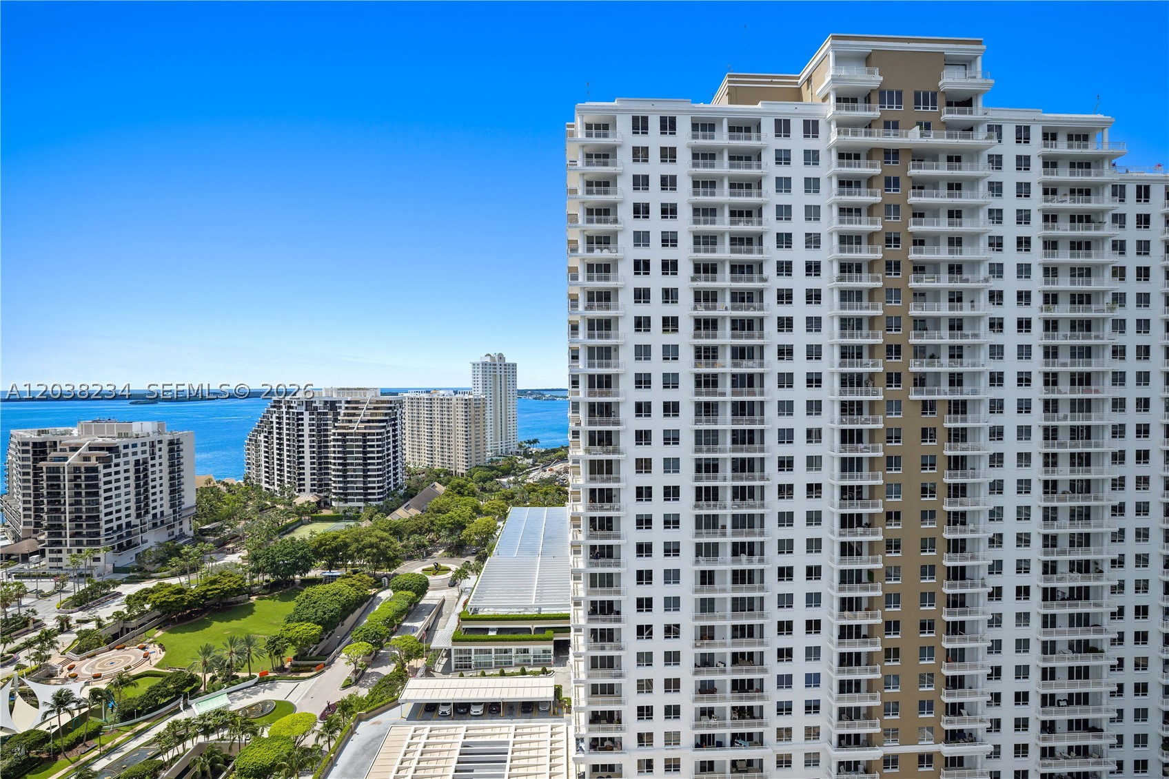 CARBONELL CONDO - Residential