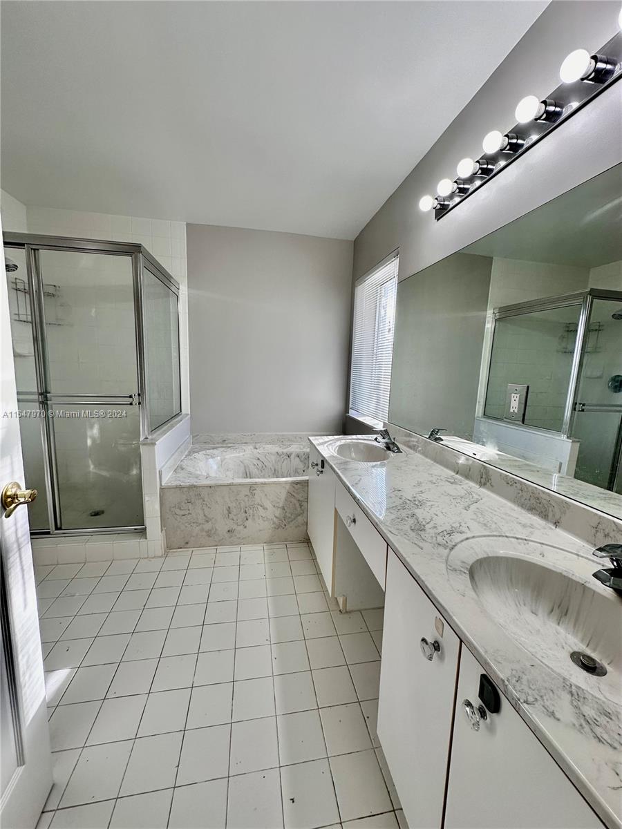 REGENCY LAKES AT COCONUT - Residential Lease