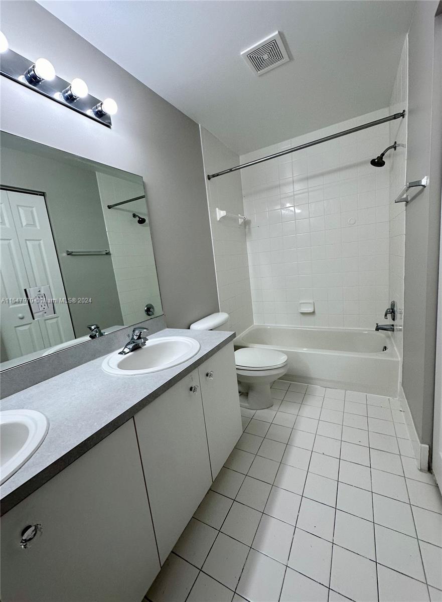REGENCY LAKES AT COCONUT - Residential Lease