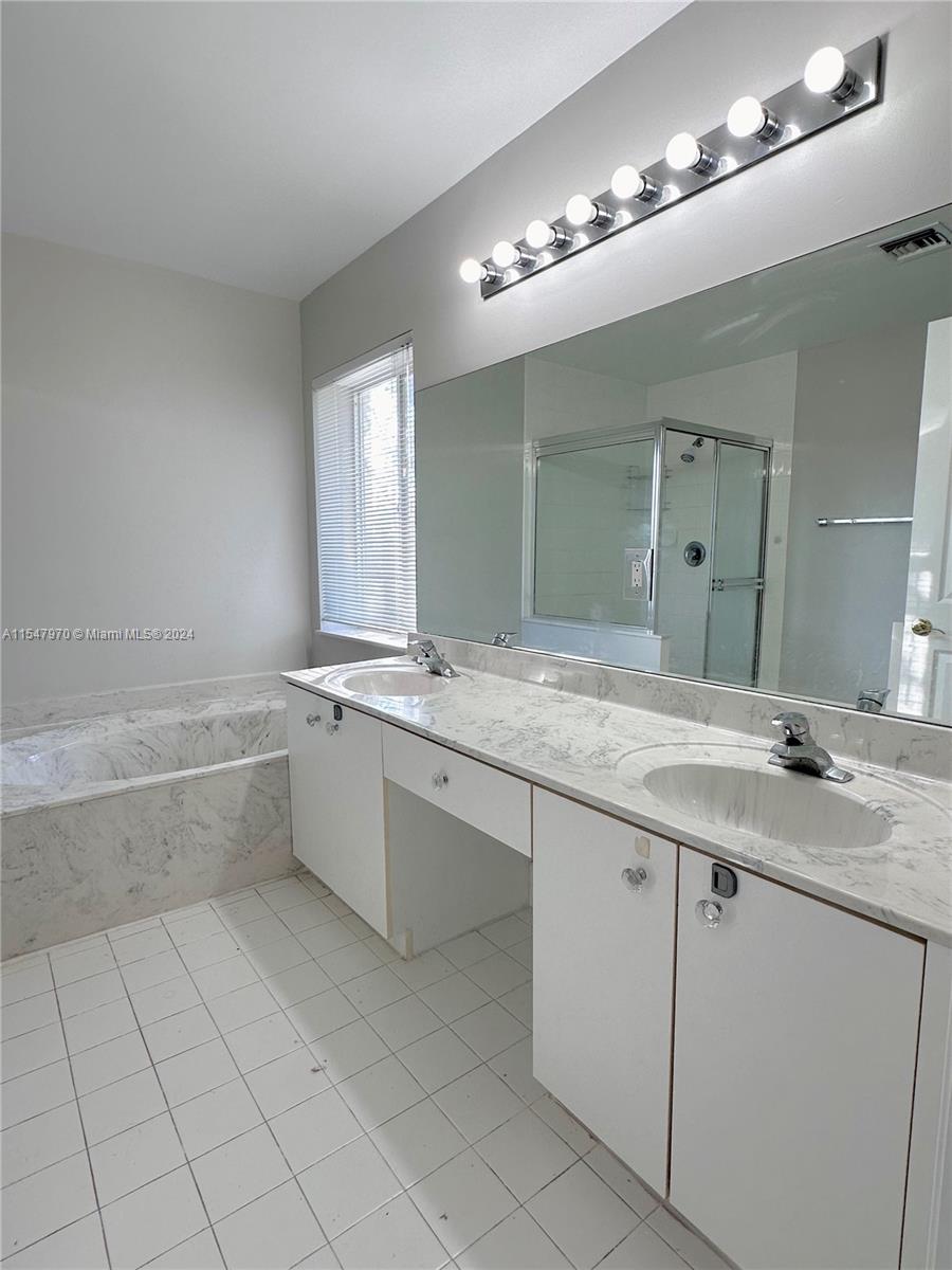 REGENCY LAKES AT COCONUT - Residential Lease