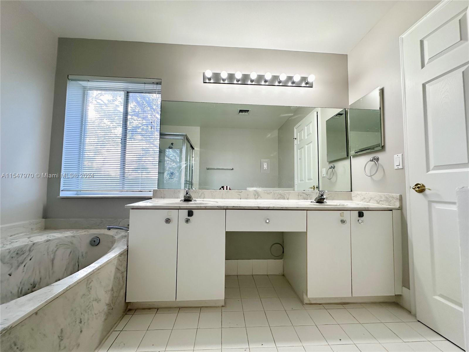 REGENCY LAKES AT COCONUT - Residential Lease